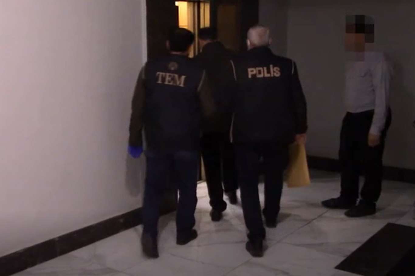 Şanlıurfa merkezli FETÖ operasyonunda 35 şüpheli yakalandı Şanlıurfa merkezli FETÖ operasyonunda 35 şüpheli yakalandı